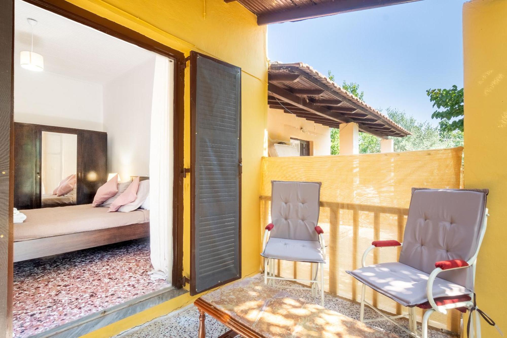 House Konstantinos * Agios Georgios (Corfu)