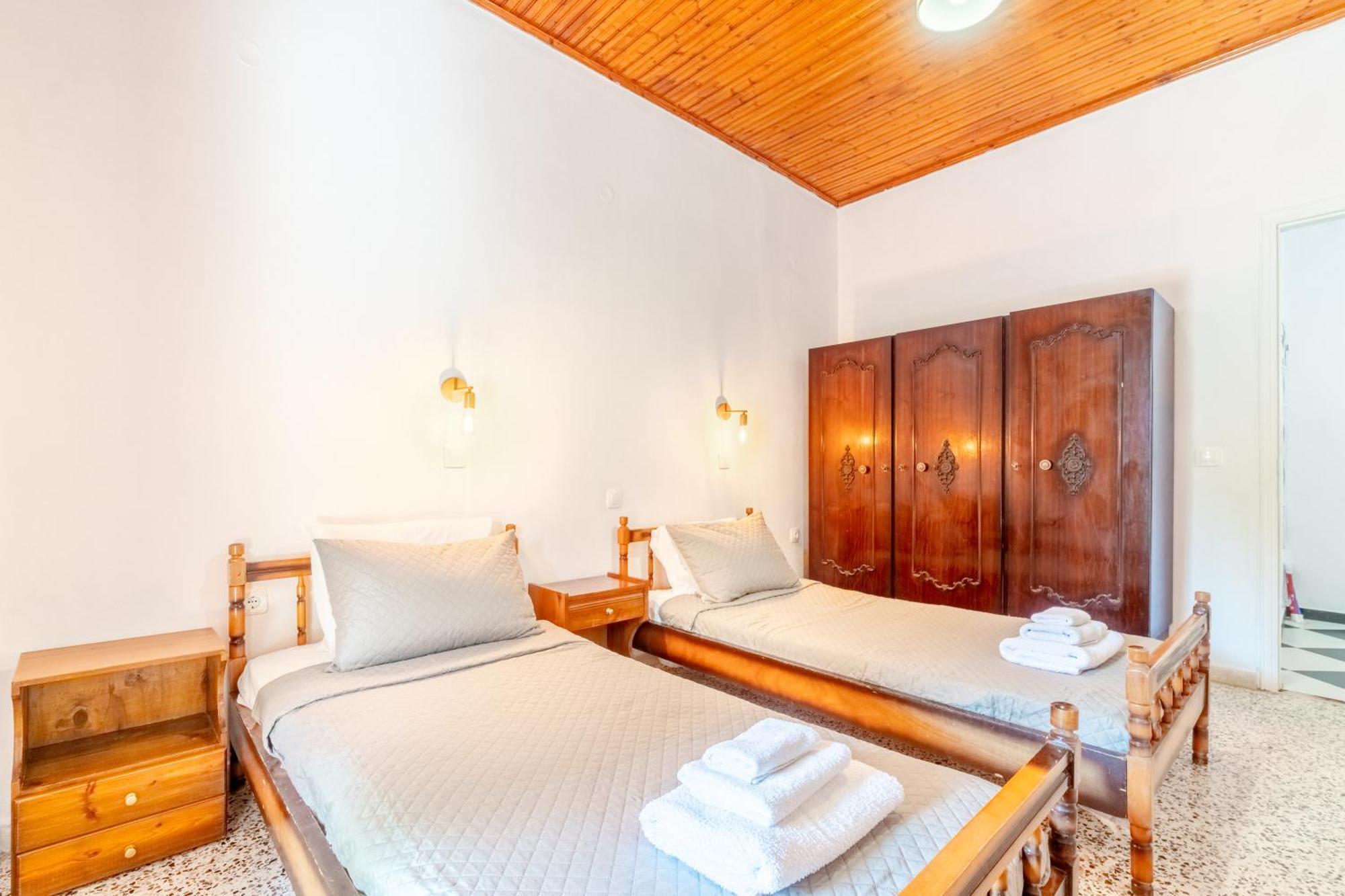 House Konstantinos * Agios Georgios (Corfu)